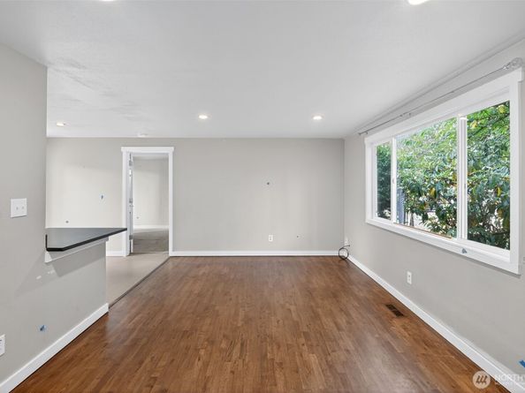 30548 5th Avenue SW, Federal Way WA 98023
