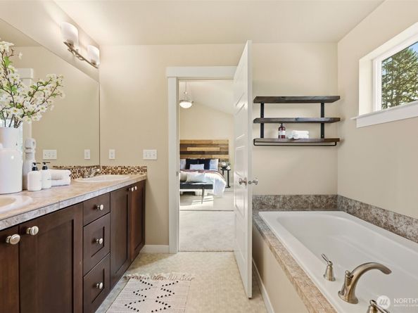 816 218th Street SE, Bothell WA 98021