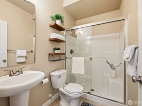 816 218th Street SE, Bothell WA 98021