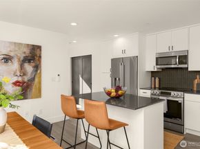 113 24th Avenue E A, Seattle WA 98112