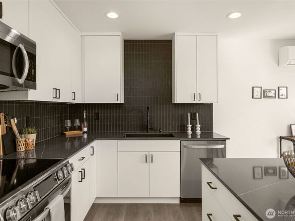 113 24th Avenue E A, Seattle WA 98112