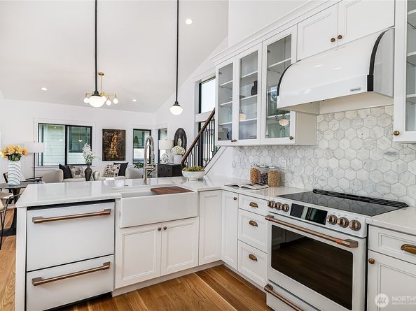3644 33rd Avenue W, Seattle WA 98199
