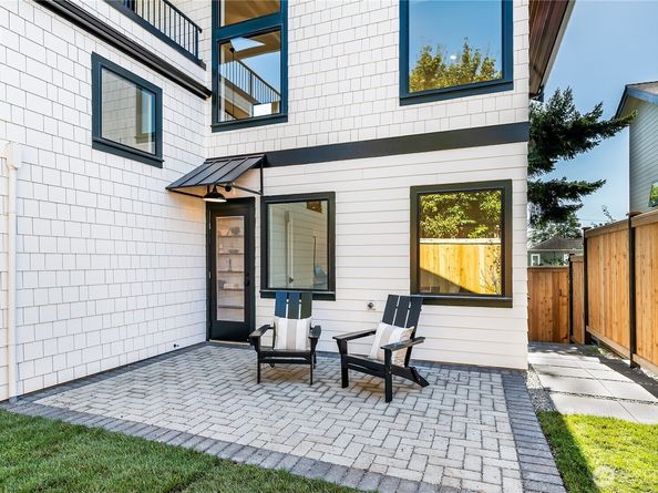 3644 33rd Avenue W, Seattle WA 98199
