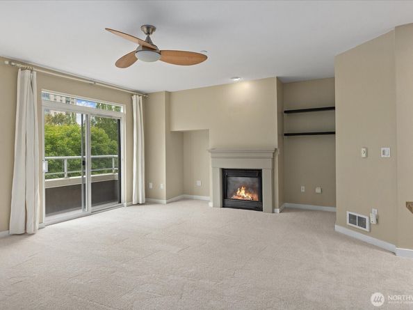 925 110th Avenue NE PH05, Bellevue WA 98004