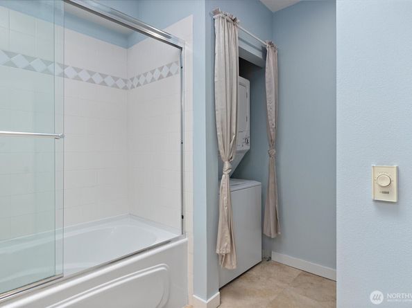 925 110th Avenue NE PH05, Bellevue WA 98004