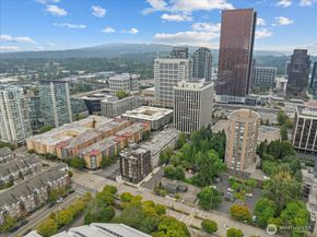 925 110th Avenue NE PH05, Bellevue WA 98004