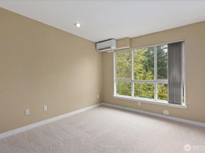 925 110th Avenue NE PH05, Bellevue WA 98004