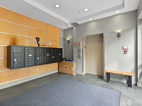 925 110th Avenue NE PH05, Bellevue WA 98004