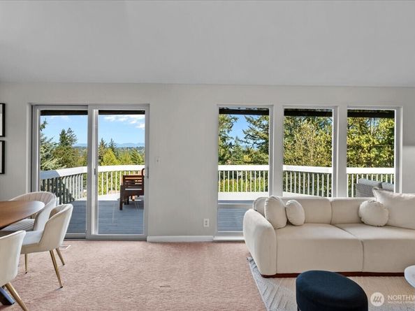 16813 NE 33rd Street, Bellevue WA 98008
