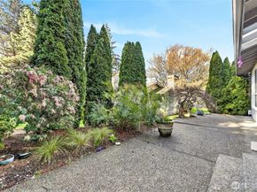 6640 114th Avenue SE, Bellevue WA 98006