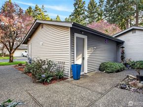 6640 114th Avenue SE, Bellevue WA 98006