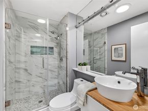 6640 114th Avenue SE, Bellevue WA 98006