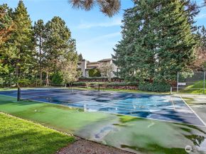 6640 114th Avenue SE, Bellevue WA 98006