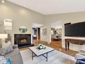 6640 114th Avenue SE, Bellevue WA 98006