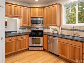 19540 159th Place NE, Woodinville WA 98072