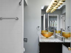 921 Sunset Way, Bellevue WA 98004