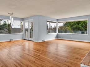 921 Sunset Way, Bellevue WA 98004