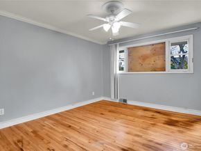 921 Sunset Way, Bellevue WA 98004