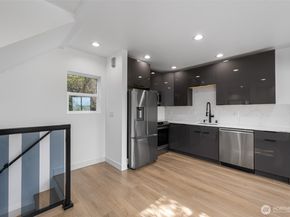 4047 25TH Avenue W, Seattle WA 98199