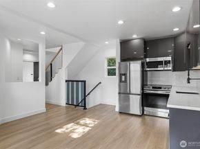 4047 25TH Avenue W, Seattle WA 98199