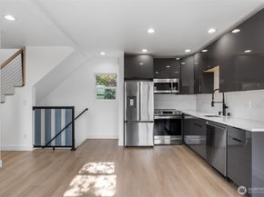 4047 25TH Avenue W, Seattle WA 98199
