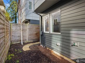12526 15th Avenue NE D, Seattle WA 98125