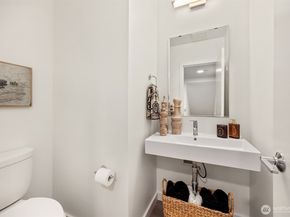 12526 15th Avenue NE D, Seattle WA 98125