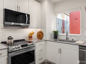 12526 15th Avenue NE D, Seattle WA 98125