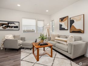 12526 15th Avenue NE D, Seattle WA 98125