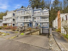 1600 Alki Avenue SW 202, Seattle WA 98116