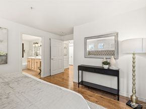 1600 Alki Avenue SW 202, Seattle WA 98116