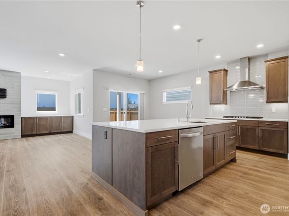 6302 SW 206th Pl, Lynnwood WA 98036
