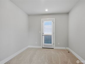 6302 SW 206th Pl, Lynnwood WA 98036