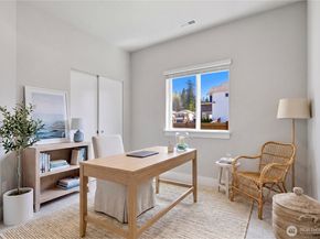 6302 SW 206th Pl, Lynnwood WA 98036