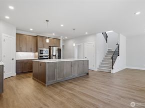 6302 SW 206th Pl, Lynnwood WA 98036