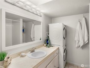 6439 139th Avenue NE 25, Redmond WA 98052