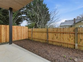 8439 47th Avenue S B, Seattle WA 98188