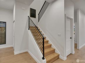 8439 47th Avenue S B, Seattle WA 98188