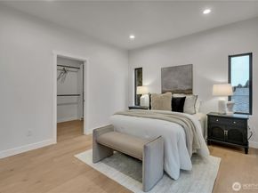 8439 47th Avenue S B, Seattle WA 98188