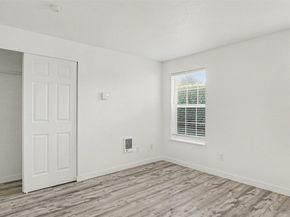 16419 Spruce Way D1, Lynnwood WA 98037