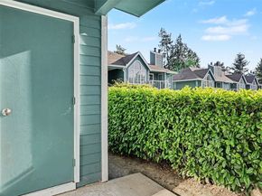 16419 Spruce Way D1, Lynnwood WA 98037