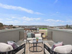 822 NW 49th Street A, Seattle WA 98107