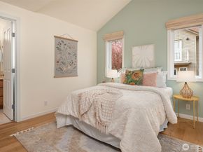 3201 23rd Avenue W, Seattle WA 98199