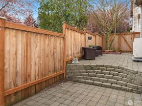 3201 23rd Avenue W, Seattle WA 98199