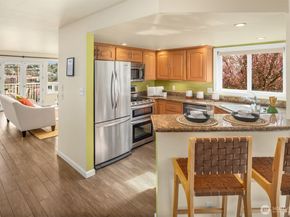 3201 23rd Avenue W, Seattle WA 98199