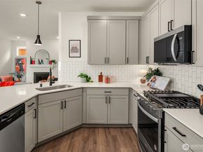 9426 S 237th Street, Kent WA 98031