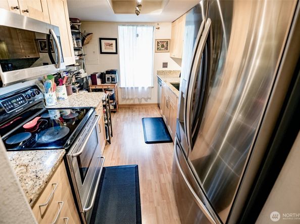 4635 W Lake Sammamish Parkway SE G305, Issaquah WA 98027