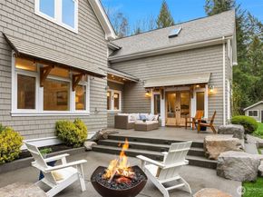 8421 NE Grizdale Lane, Bainbridge Island WA 98110