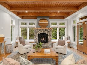 8421 NE Grizdale Lane, Bainbridge Island WA 98110