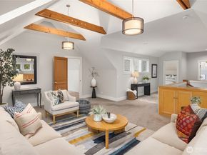 8421 NE Grizdale Lane, Bainbridge Island WA 98110